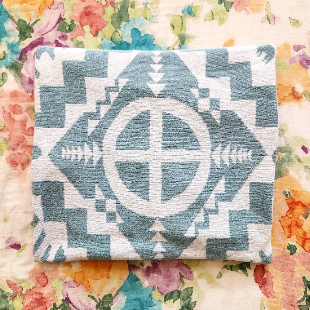Pendleton Teal/white reversible geometric patterned crib blanket. One size.